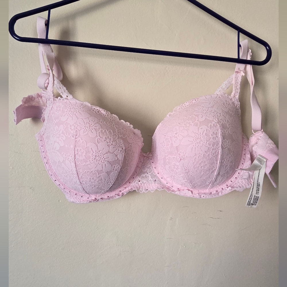 36DD VS Bra Bundle - Picture 6 of 9